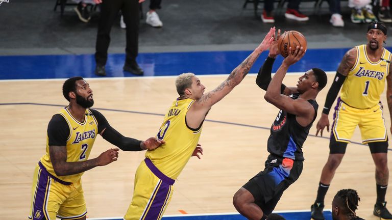 Highlights of the Los Angeles Lakers against the New York Knicks in Week 17 of the NBA.