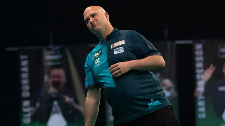 UNIBET PREMIER LEAGUE 2021.NIGHT3.MARSHALL ARENA,.MILTON KEYNES.PIC;LAWRENCE LUSTIG.ROB CROSS V MICHAEL VAN GERWEN.ROB CROSS IN ACTION.