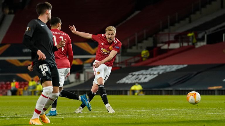 Donny van de Beek flashes a shot wide during the second period