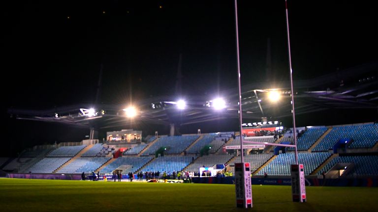 Floodlight failure at Stadium Villeneuve forced England's game against France to be abandoned