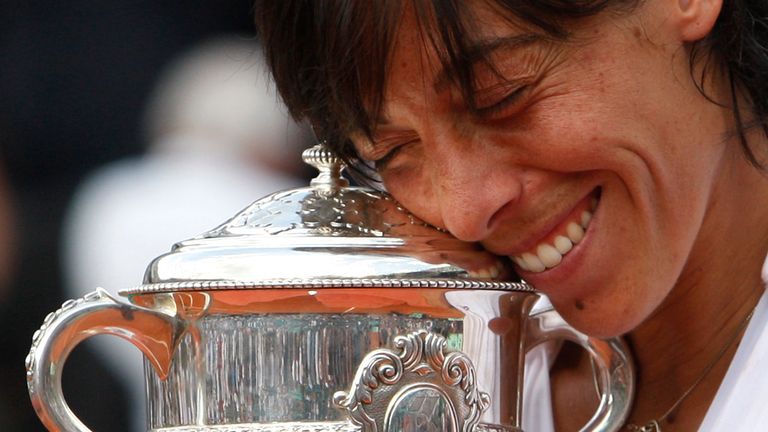 Italy's Francesca Schiavone after defeating Australia's Samantha Stosur in the women's final match of  the French Open tennis tournament at the Roland Garros stadium in Paris, Saturday, June 5, 2010. (AP Photo/Michel Euler)
