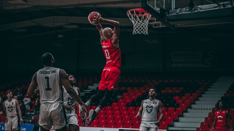 Crandall rises high against the Manchester Giants. Image: Peter Simmons