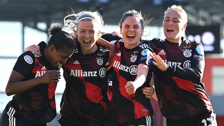 Hanna Glas (2ndL) celebrates with teammates after giving Bayern a 2-1 lead