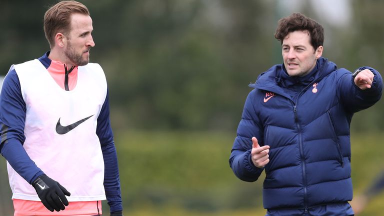 Ryan Mason and Harry Kane in Tottenham training
