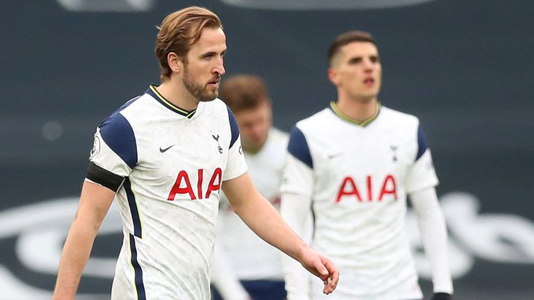 Harry Kane and Erik Lamela at the final whistle after Spurs' 3-1 loss against Man Utd