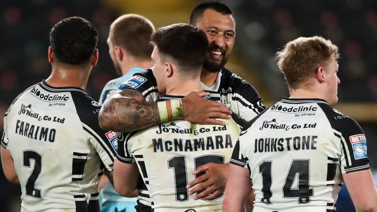 Highlights of the Betfred Super League Round 4 clash between Hull FC and Wakefield