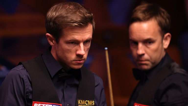 Jack Lisowski (left) edged out Ali Carter in a final-frame decider at the Crucible in Sheffield