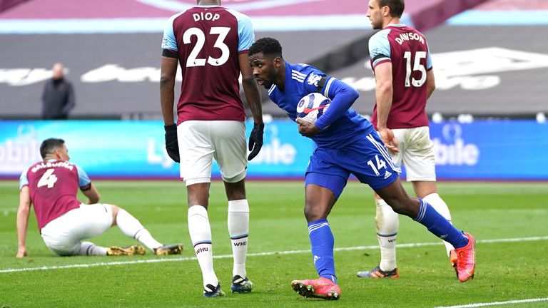 Kelechi Iheanacho marque le deuxième but du match pour Leicester
