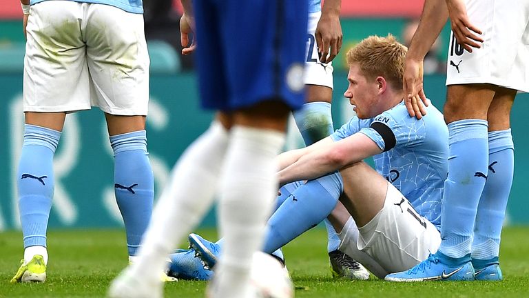 Kevin De Bruyne goes down after picking up an injury