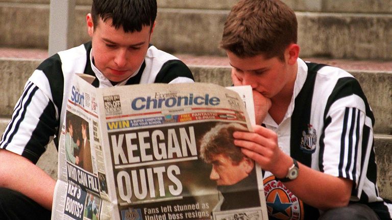 Los fanáticos de Newcastle se quedan atónitos cuando Keegan deja el club en febrero de 1997