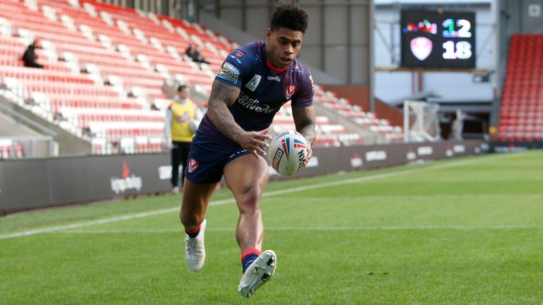 Kevin Naiqama goes over for St Helens' fourth try