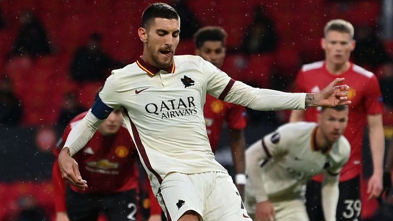 Lorenzo Pellegrini equalises from the spot for Roma in Europa League semi-final against Man Utd