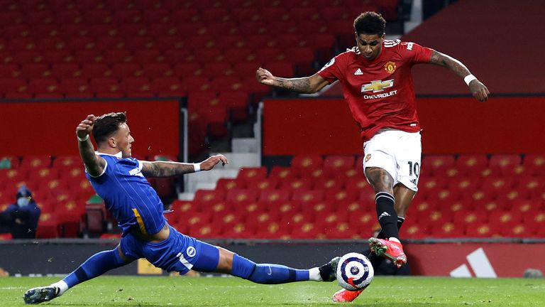 Rashford tucks in Manchester United's equaliser with a precise finish