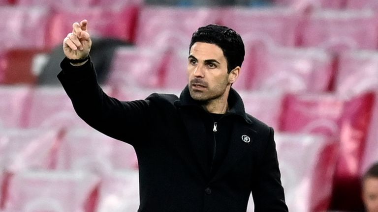 Mikel Arteta expressed his anger at the call to overturn his side&#39;s penalty