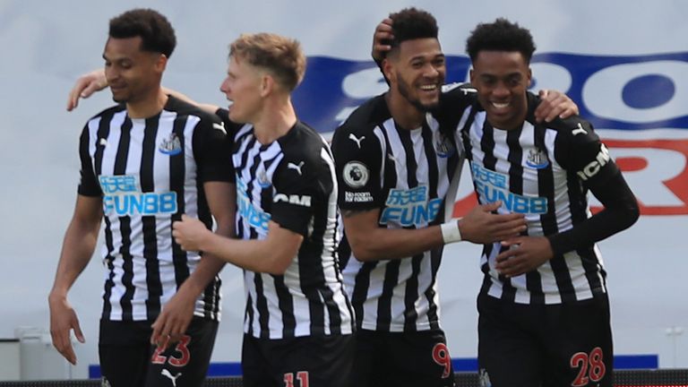 Newcastle United's Joe Willock celebrates scoring against West Ham