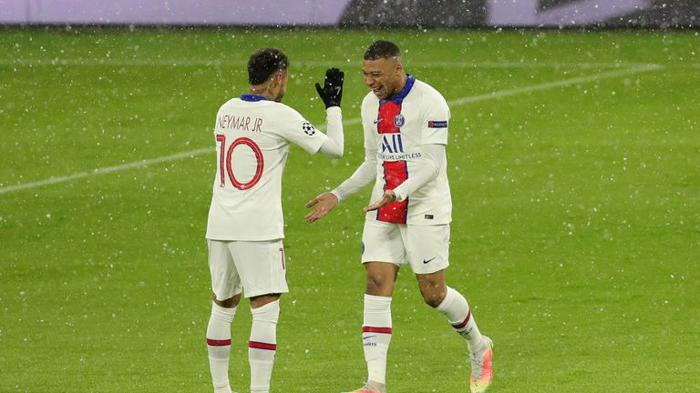 Neymar and Mbappe (AP)