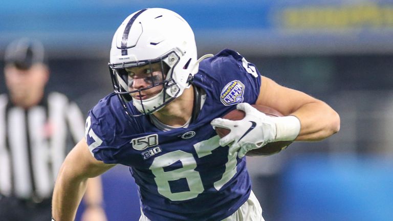 Penn State tight end Pat Freiermuth in action against Memphis (Photo by George Walker/Icon Sportswire via AP) 