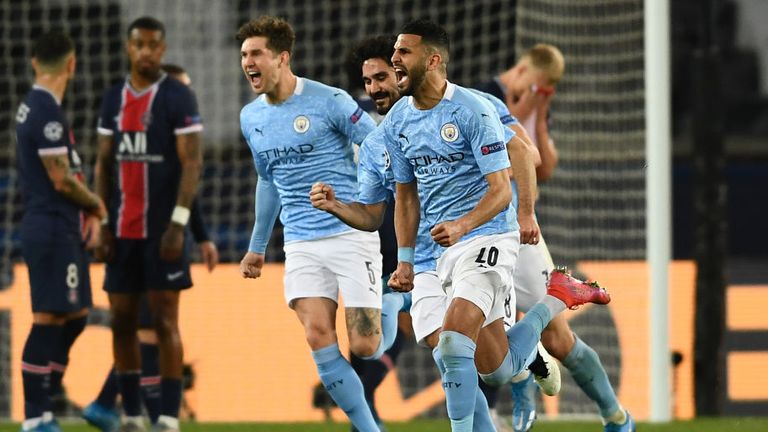 Riyad Mahrez celebra tras adelantar al City