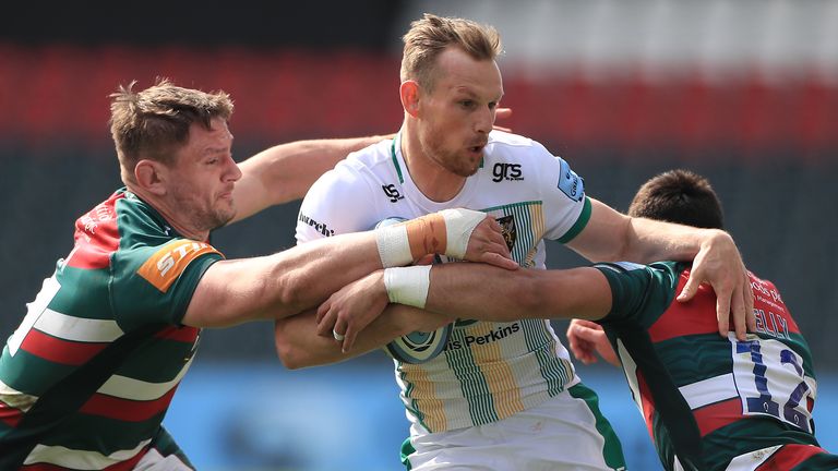 Leicester Tigers v Northampton Saints - Gallagher Premiership - Welford Road
Leicester Tigers' Dan Kelly (left) and Calum Green (right) tackle Northampton Saints' Rory Hutchinson during the Gallagher Premiership match at Welford Road, Leicester. Issue date: Saturday April 24, 2021.