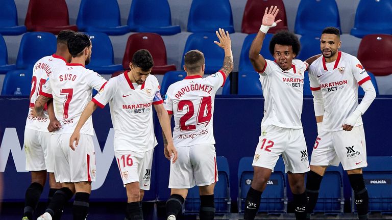 Sevilla moved to within three points of the La Liga summit with a narrow win at Levante