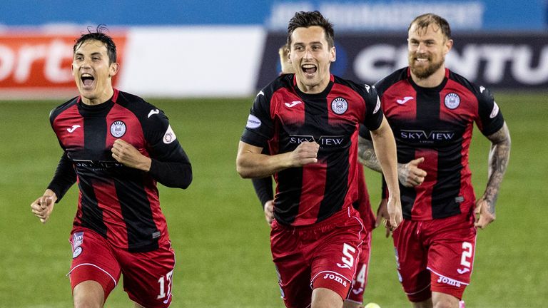 St Mirren players celebrate after winning the penalty shootout during the Scottish Cup Quarter Final against Kilmarnock 