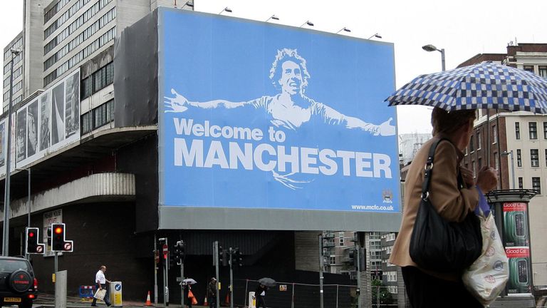 The &#39;Welcome to Manchester&#39; poster went up after Carlos Tevez completed his move from United to City