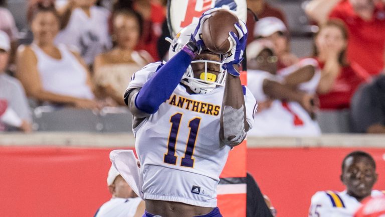 Prairie View A&M Panthers wide receiver Tristen Wallace makes a catch against the Houston Cougars in 2019 (Trask Smith/CSM via AP)