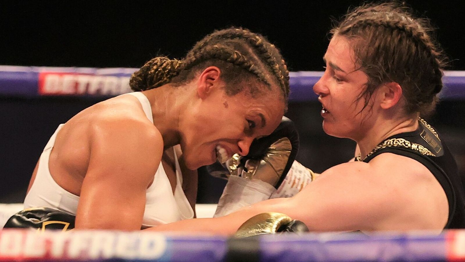 Katie Taylor Retains World Titles With A Narrow Points Victory Over ...