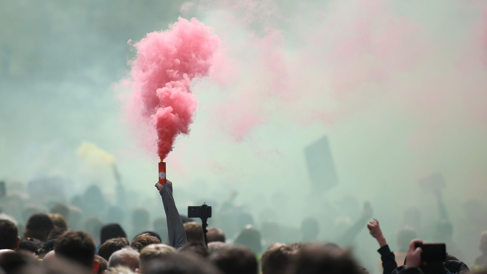 Man Utd protest: Ole Gunnar Solskjaer says violent incidents went too far but wants club to listen to supporters