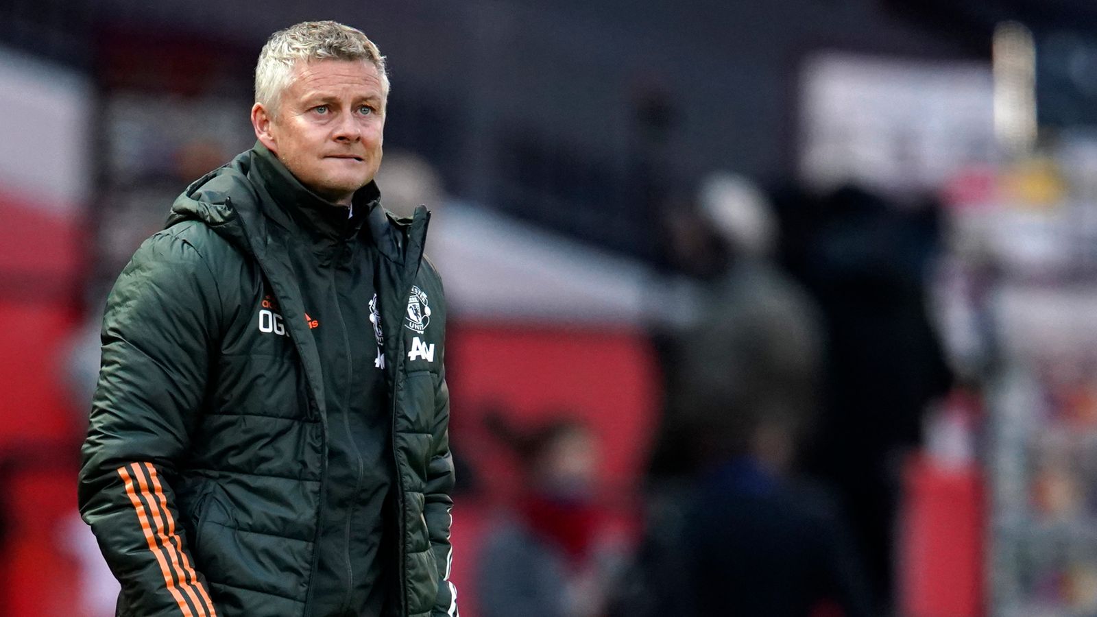 Manchester United midfield balance worries Gary Neville as Roy Keane questions Fred's worth