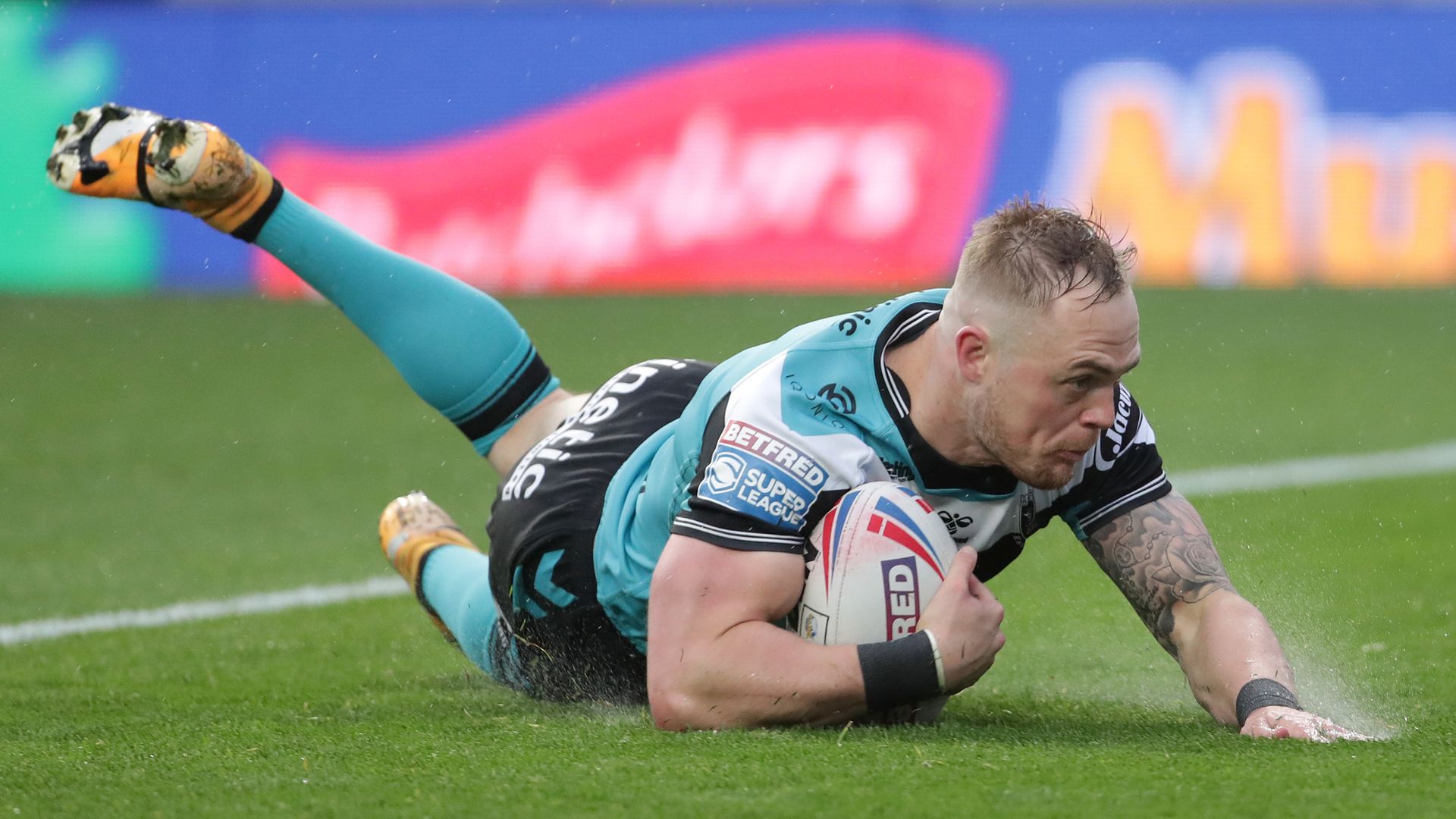 Hull hold off Rhinos for victory