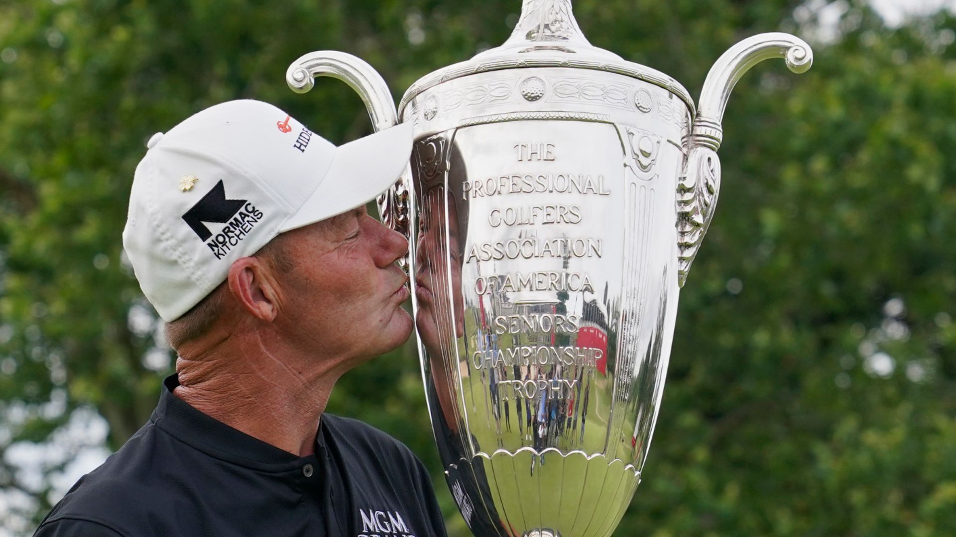 Cejka secures back-to-back senior majors