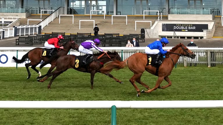 Creative Force wins the opener on 2000 Guineas day