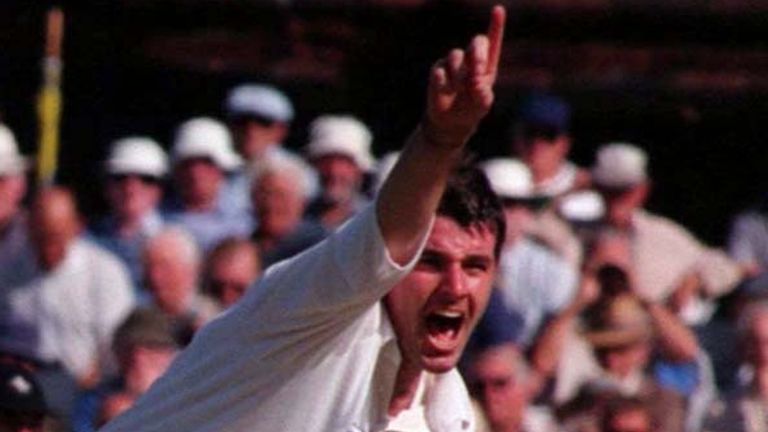 PA - Alan Igglesden the Kent bowler appeals for lbw against Yorkshire batsman David Byas on the first day of their crucial County Championship Match at Headingley today (Wednesday). Kent are leading the title race with Yorkshire in third place. See PA Story CRICKET 2nd Round-up. Photo John Giles/PA.