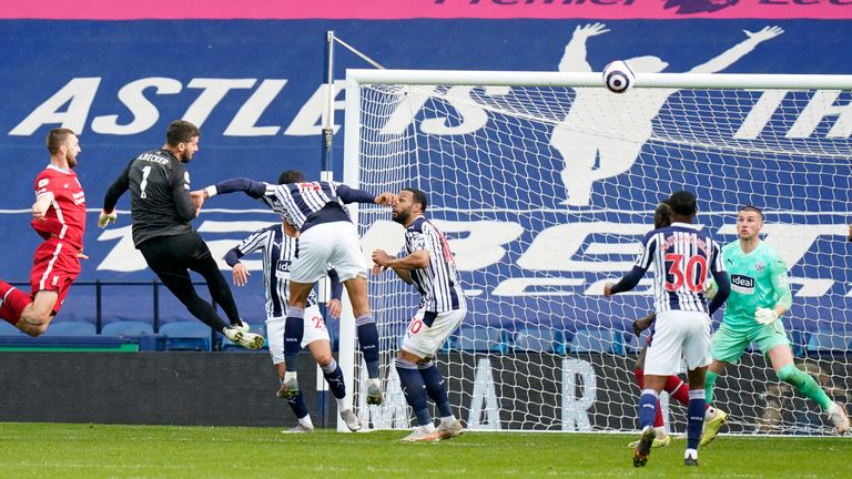 Le gardien de Liverpool Alisson marque un vainqueur du temps d'arrêt aux Hawthorns