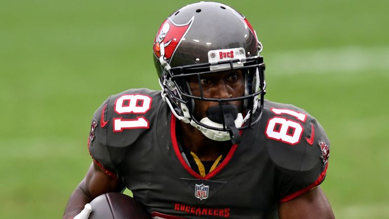 Antonio Brown Plays More Than Expected in Debut With Tampa Bay Buccaneers -  Tampa Bay Buccaneers, BucsGameday