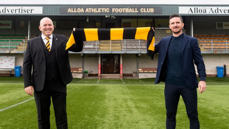SNS - ALLOA, SCOTLAND - MAY 27:  Barry Ferguson (R) with Alloa chairman Mike Mulraney as he is unveiled as the new manager of Alloa Athletic at the Indodrill Stadium, on May 27, 2021, in Alloa, Scotland.  (Photo by Mark Scates / SNS Group)