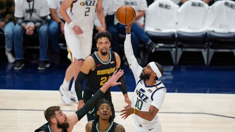 Highlights of the opening game in the Western Conference playoffs between the Memphis Grizzlies and the Utah Jazz.