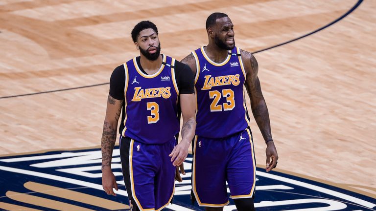 The HeatCheck team debate whether the Los Angeles Lakers will make the NBA Playoffs.