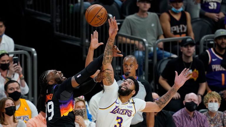 Highlights of the opening game in the Western Conference playoffs between the Los Angeles Lakers and the Phoenix Suns.