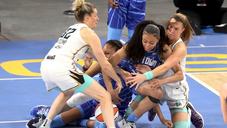 Highlights of the WNBA regular season game between the New York Liberty and the Chicago Sky.