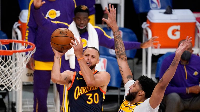 Highlights of the Golden State Warriors against the Los Angeles Lakers from the NBA Play-In Tournament.