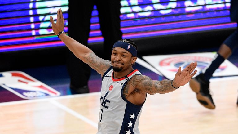 Bradley Beal provided 25 points as Washington reached the NBA Playoffs at Indiana&#39;s expense.