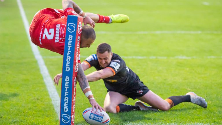 Castleford's James Clare can't prevent Hull KR's Ben Crooks from scoring a try