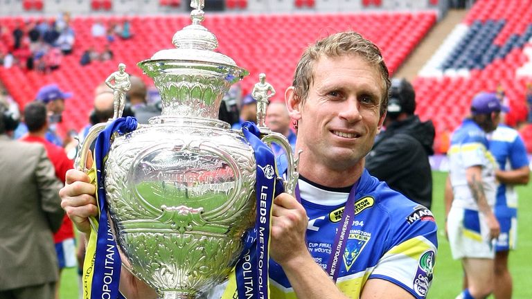 PICTURE BY VAUGHN RIDLEY/SWPIX.COM - Rugby League - Challenge Cup Final 2012 - Leeds Rhinos v Warrington Wolves - Wembley Stadium, London, England - 25/08/12 - Warrington's Man of the Match Brett Hodgson and the Challenge Cup.