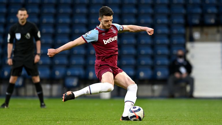 West Ham United&#39;s Declan Rice misses a penalty early in the game