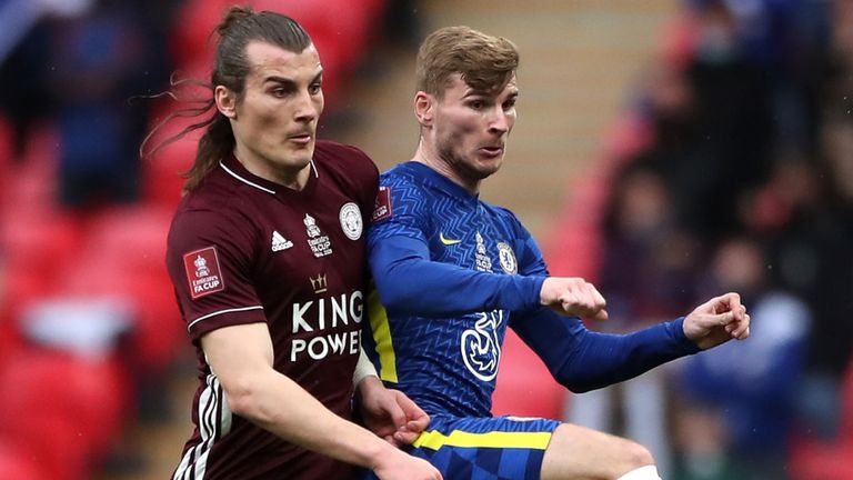 Caglar Soyuncu tangles with Timo Werner 