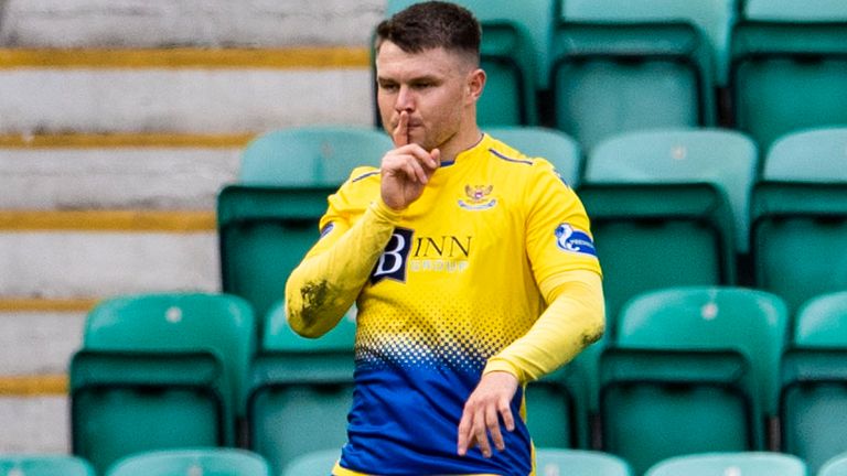 EDINBURGH, SCOTLAND - MAY 01: St Johnstone's Glenn Middleton celebrates his opener during a Scottish Premiership match between Hibernian and St Johnstone at Easter Road, on May 01, 2021, in Edinburgh, Scotland. (Photo by Ross Parker / SNS Group)