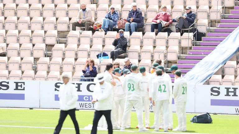 Hampshire fans at The Ageas Bowl (Getty Images)