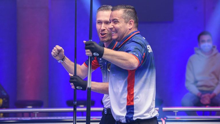 Jakub Koniar (izquierda) y Jaroslav Polach de Eslovaquia están listos para enfrentarse a Gran Bretaña por un lugar en la final